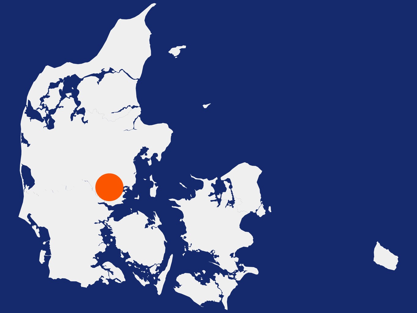 Danmarkskort med prik der viser, hvor uddannelsescenter i Møgelkær er placeret