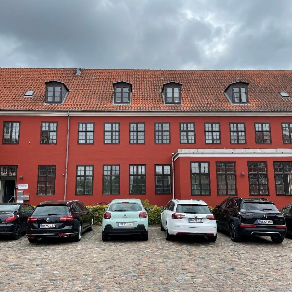 KiF Næstved set udefra