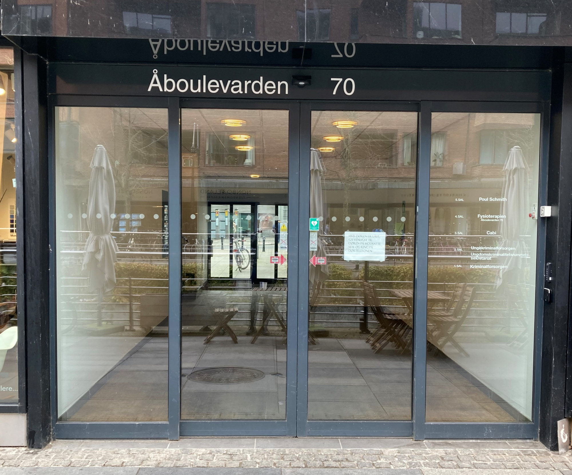 Indgangen til KIF Aarhus
